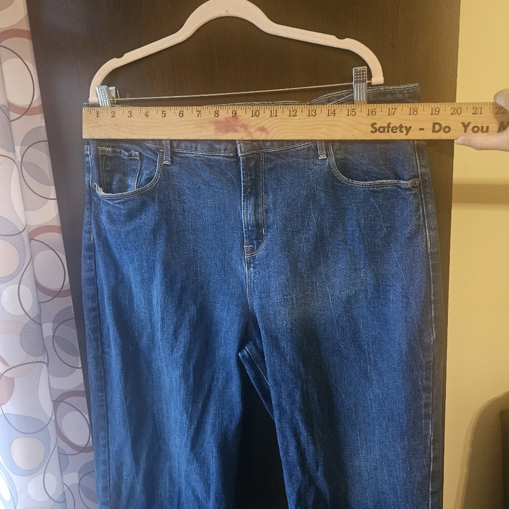 Old Navy Women's Blue Jeans! - Picture 2 of 6
